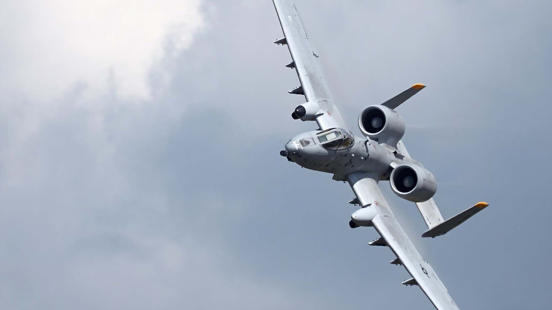 “荒野狂飙:驾驶在火焰与泥泞之间的极限挑战”,狂野飙车sarthe